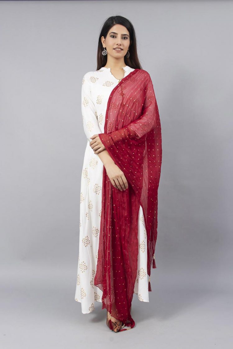 Off White Block Printed Stylish Kurti with Chiffon Dupatta - Image 5
