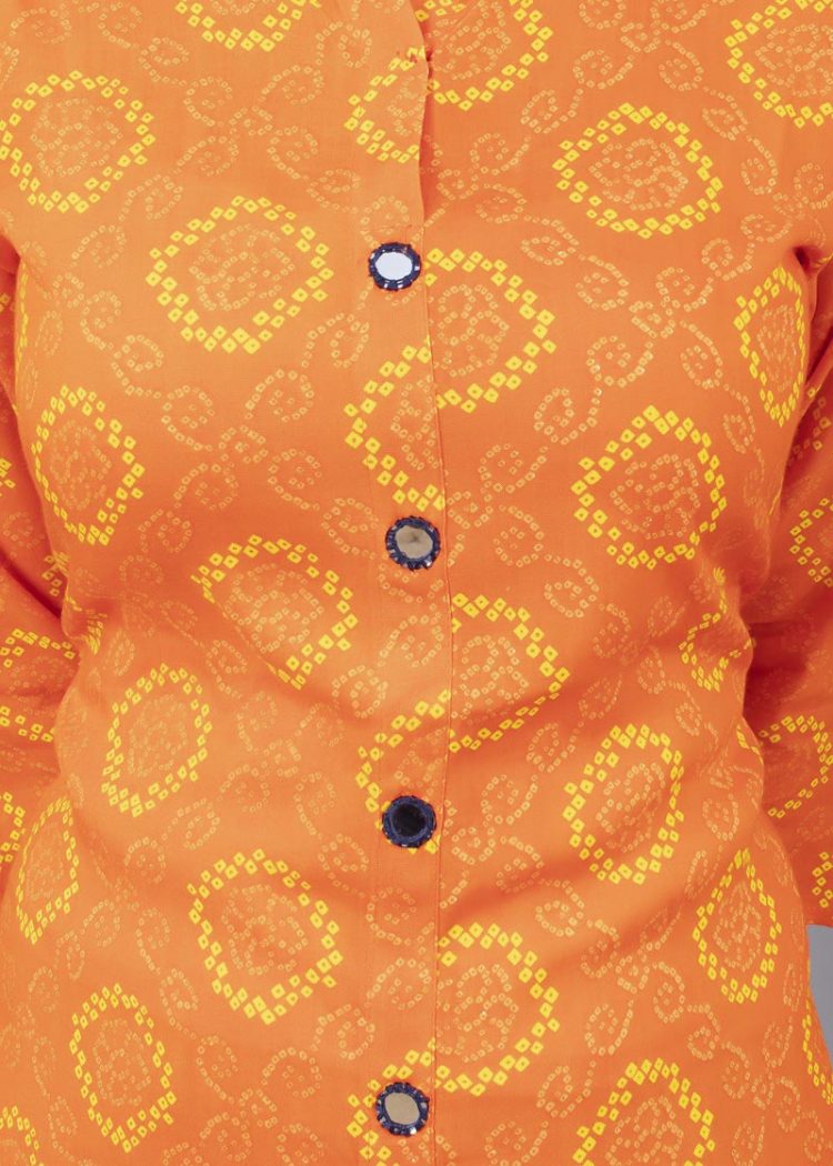 Typical Rajasthani Batik Print Kurti With Mirror Buttons - Image 5